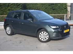 SEAT Arona (2022) thumbnail 2
