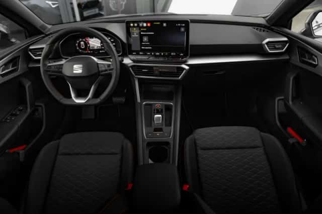 SEAT Leon (2025) thumbnail 11