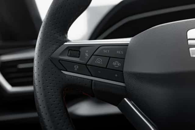 SEAT Leon (2025) thumbnail 17