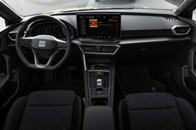 SEAT Leon (2025) thumbnail 4