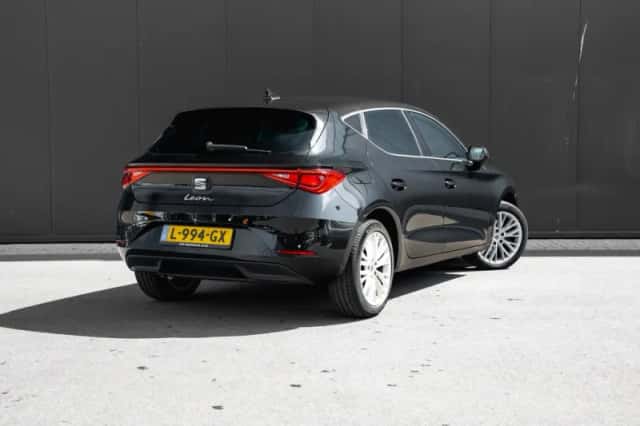 SEAT Leon (2020) thumbnail 2