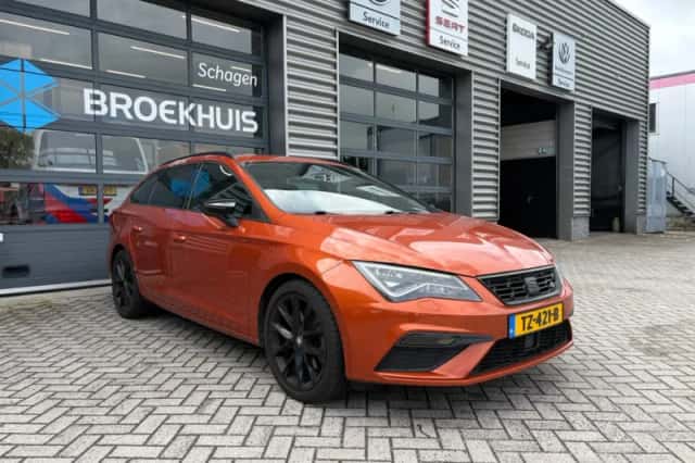 SEAT Leon (2018) thumbnail 4