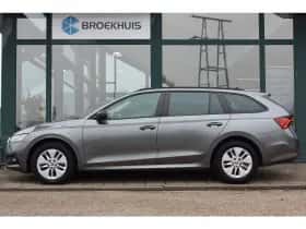 Škoda Octavia (2023) thumbnail 2