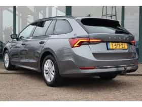 Škoda Octavia (2023) thumbnail 3