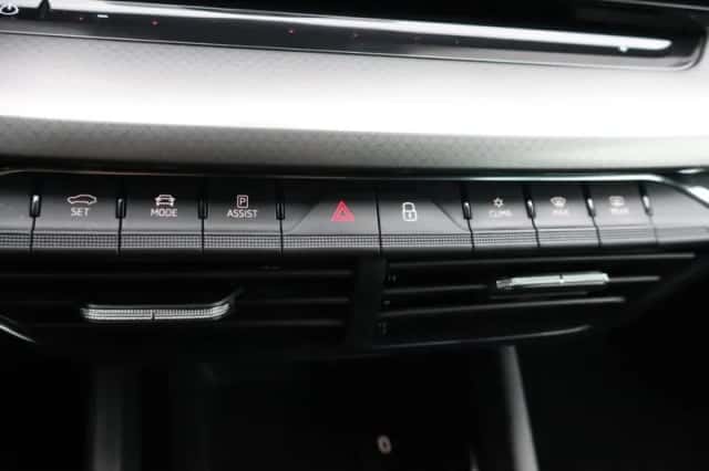 Škoda Octavia (2023) thumbnail 24
