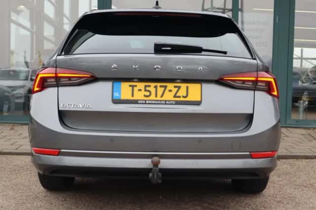 Škoda Octavia (2023) thumbnail 31