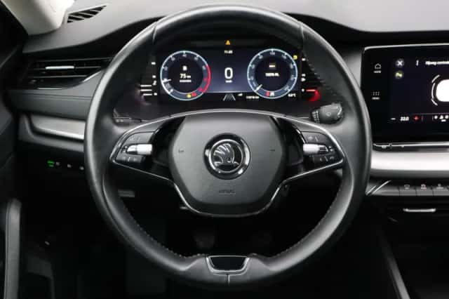 Škoda Octavia (2023) thumbnail 6