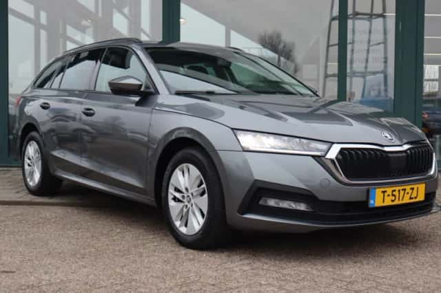 Škoda Octavia (2023) thumbnail 10