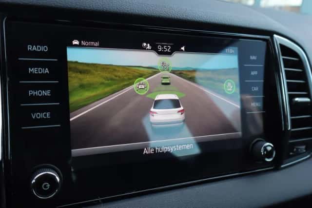 Škoda Karoq (2022) thumbnail 20