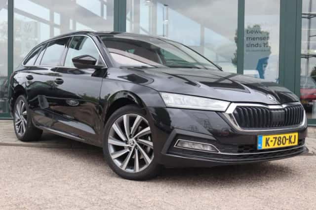 Škoda Octavia (2021) thumbnail 2