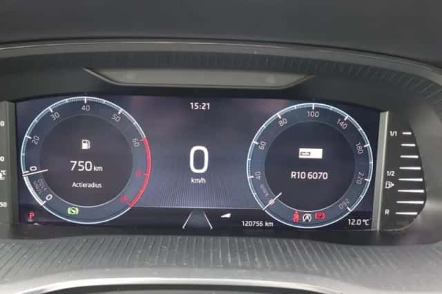 Škoda Octavia (2021) thumbnail 4