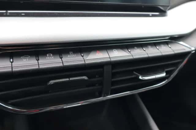 Škoda Octavia (2021) thumbnail 10