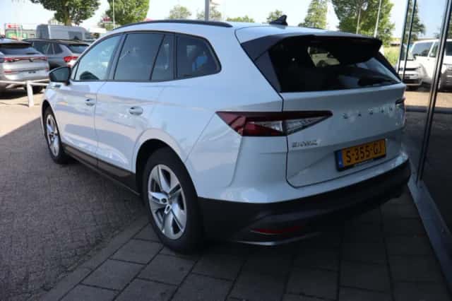 Škoda Enyaq (2023) thumbnail 2