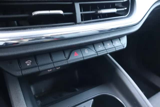 Škoda Enyaq (2023) thumbnail 12