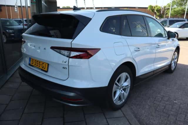 Škoda Enyaq (2023) thumbnail 4