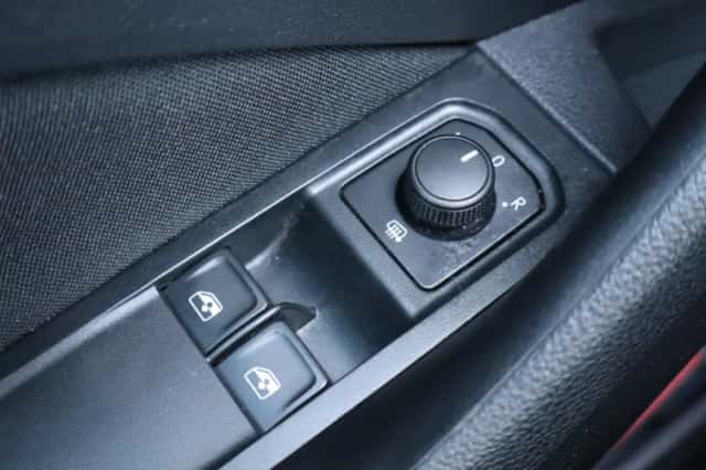 Škoda Kamiq (2023) thumbnail 13