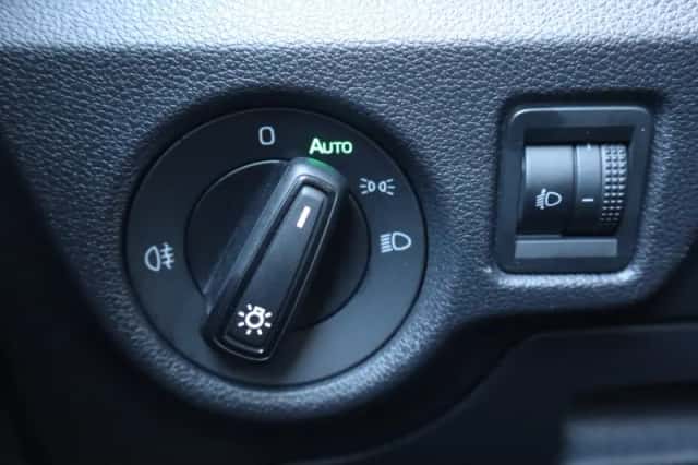 Škoda Kamiq (2023) thumbnail 14