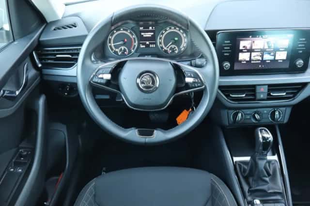 Škoda Kamiq (2023) thumbnail 5