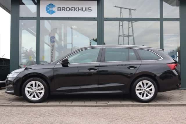 Škoda Octavia (2024) thumbnail 2