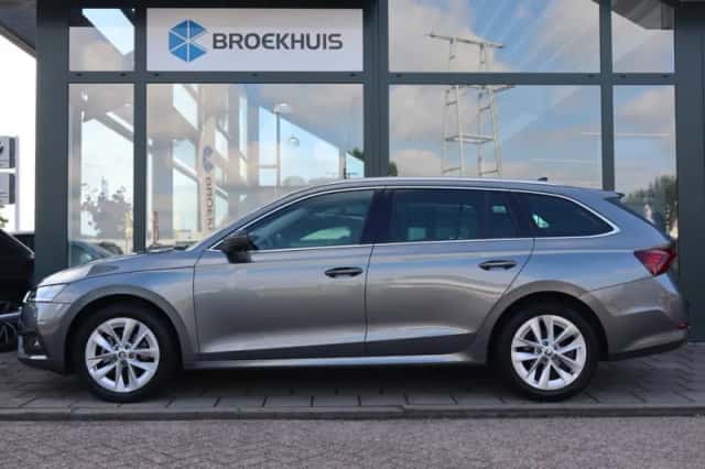 Škoda Octavia (2024) thumbnail 2