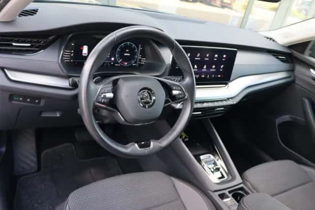 Škoda Octavia (2024) thumbnail 4