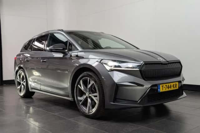 Škoda Enyaq (2023) thumbnail 2
