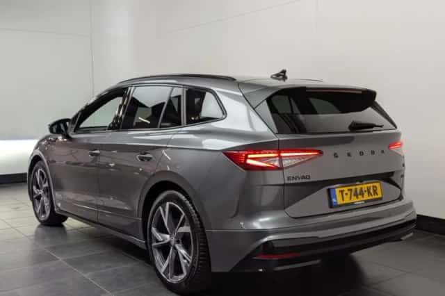 Škoda Enyaq (2023) thumbnail 3