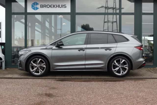 Škoda Enyaq (2023) thumbnail 4