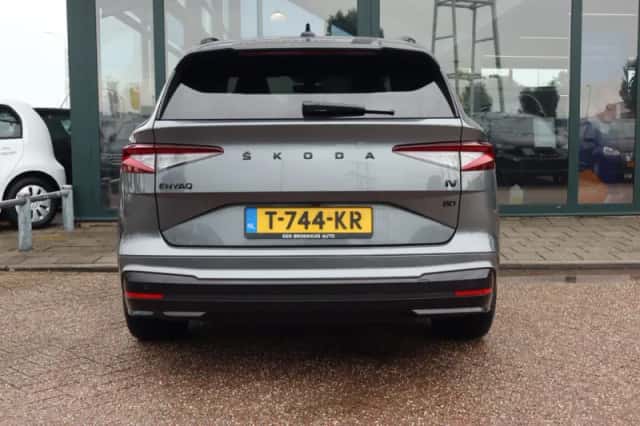 Škoda Enyaq (2023) thumbnail 6