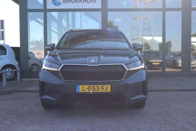 Škoda Enyaq (2021) thumbnail 3