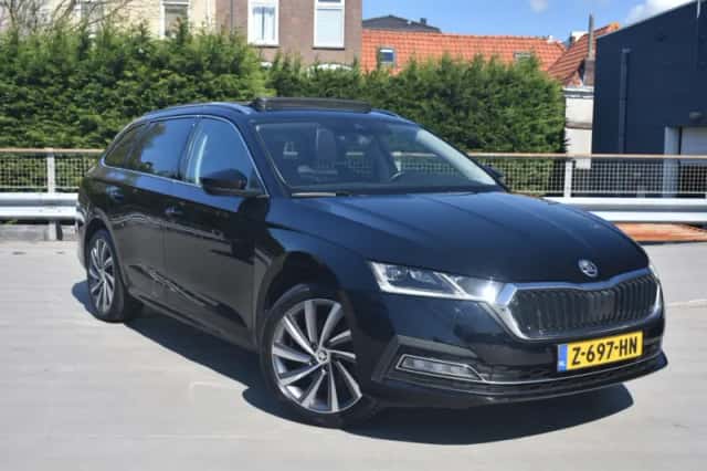Škoda Octavia (2021) thumbnail 2