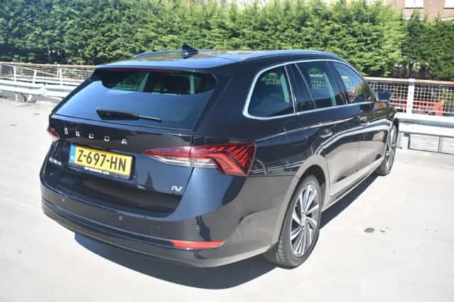Škoda Octavia (2021) thumbnail 4