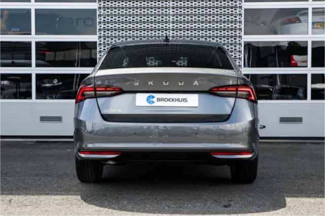 Škoda Octavia (2025) thumbnail 2