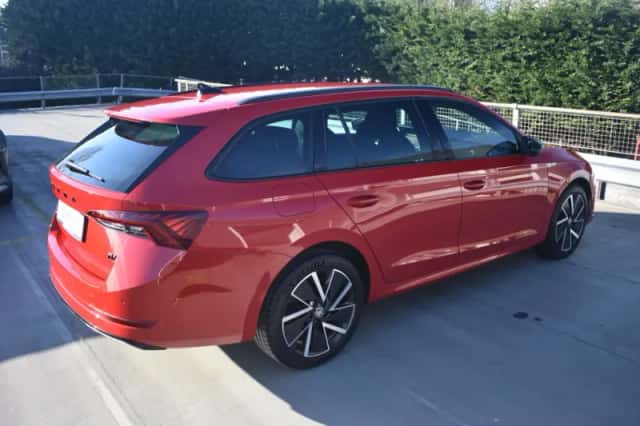 Škoda Octavia (2022) thumbnail 3