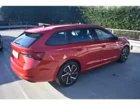 Škoda Octavia (2022) thumbnail 3