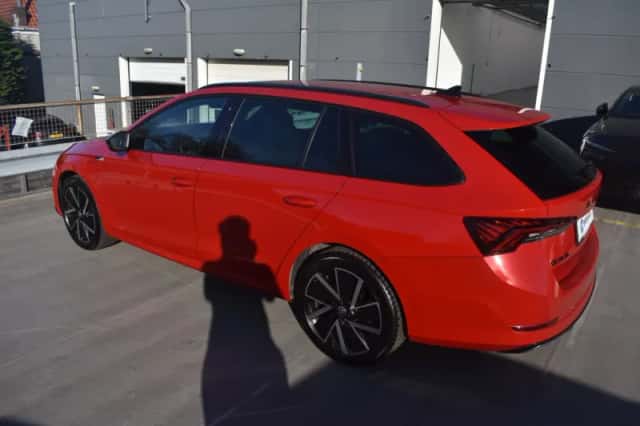 Škoda Octavia (2022) thumbnail 4