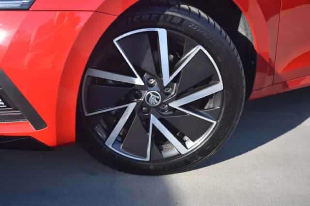 Škoda Octavia (2022) thumbnail 5