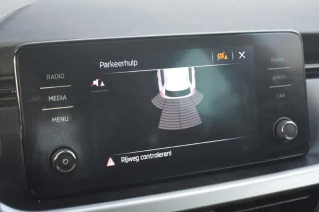 Škoda Kamiq (2020) thumbnail 25