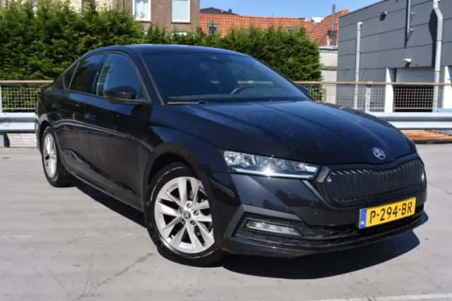 Škoda Octavia (2022) thumbnail 2