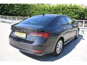 Škoda Octavia (2022) thumbnail 4