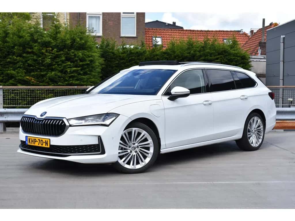 Škoda Superb (2025) — foto 1