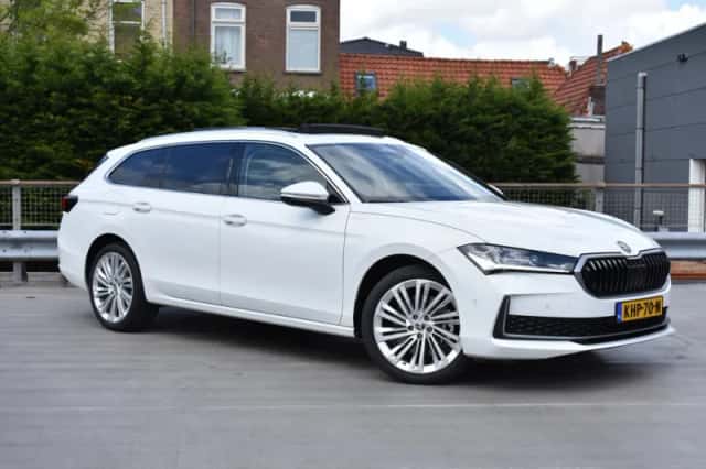 Škoda Superb (2025) thumbnail 2