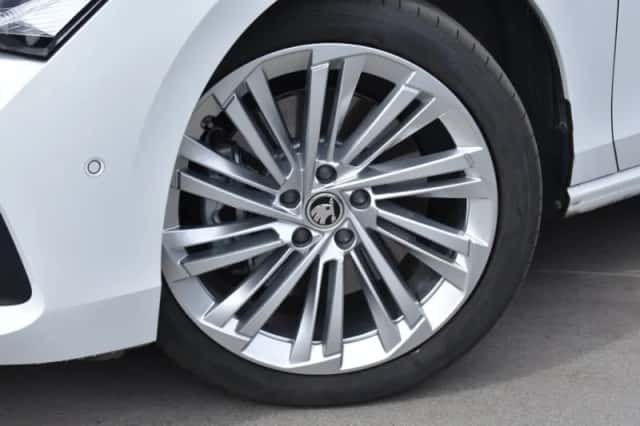 Škoda Superb (2025) thumbnail 6