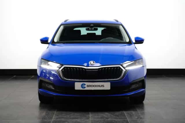 Škoda Octavia (2022) thumbnail 2