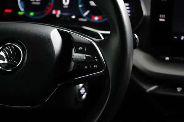 Škoda Octavia (2022) thumbnail 12