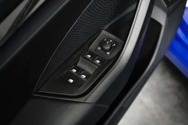 Škoda Octavia (2022) thumbnail 18