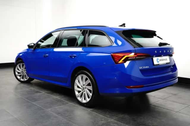 Škoda Octavia (2022) thumbnail 5
