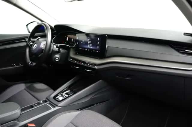 Škoda Octavia (2022) thumbnail 7
