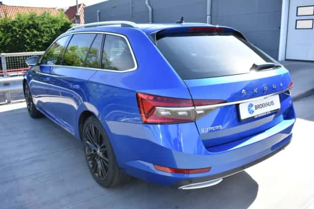 Škoda Superb (2021) thumbnail 3