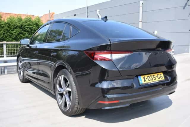 Škoda Enyaq (2023) thumbnail 3